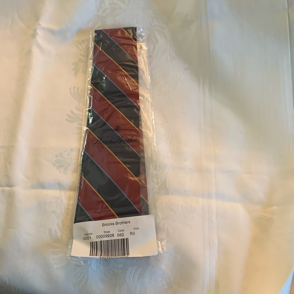 Brooks Brothers tie